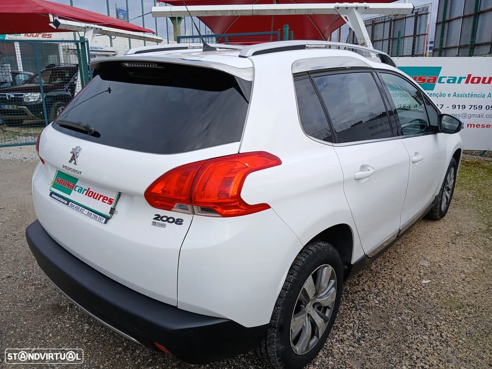 Peugeot 2008 1.2 PureTech Style - 11