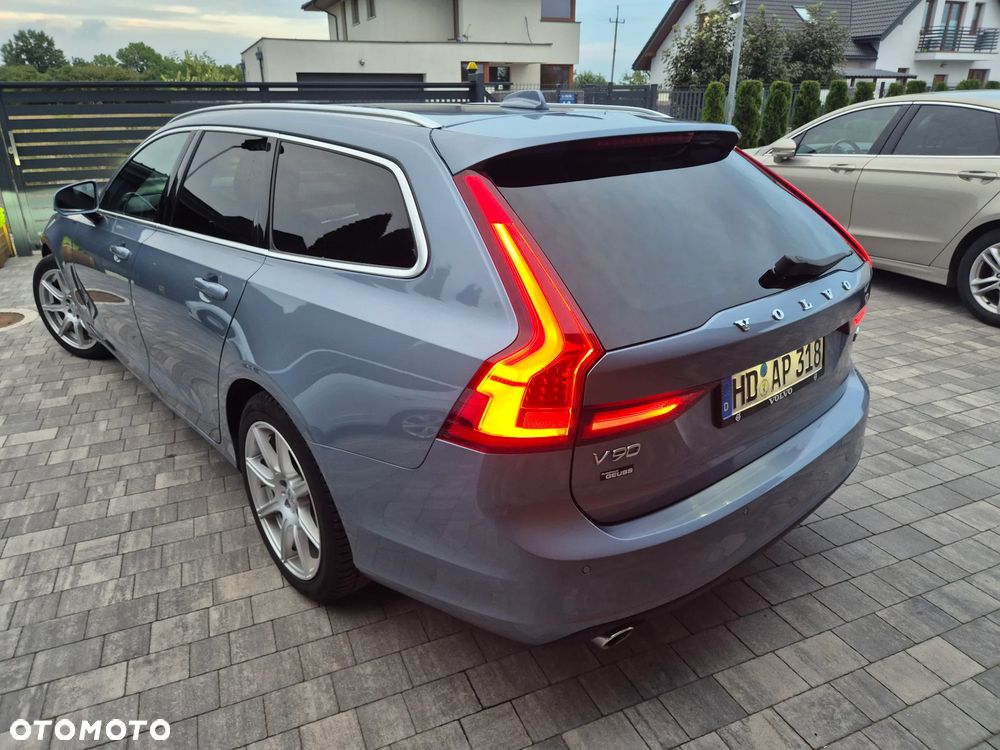 Volvo V90 D4 Geartronic Momentum - 30
