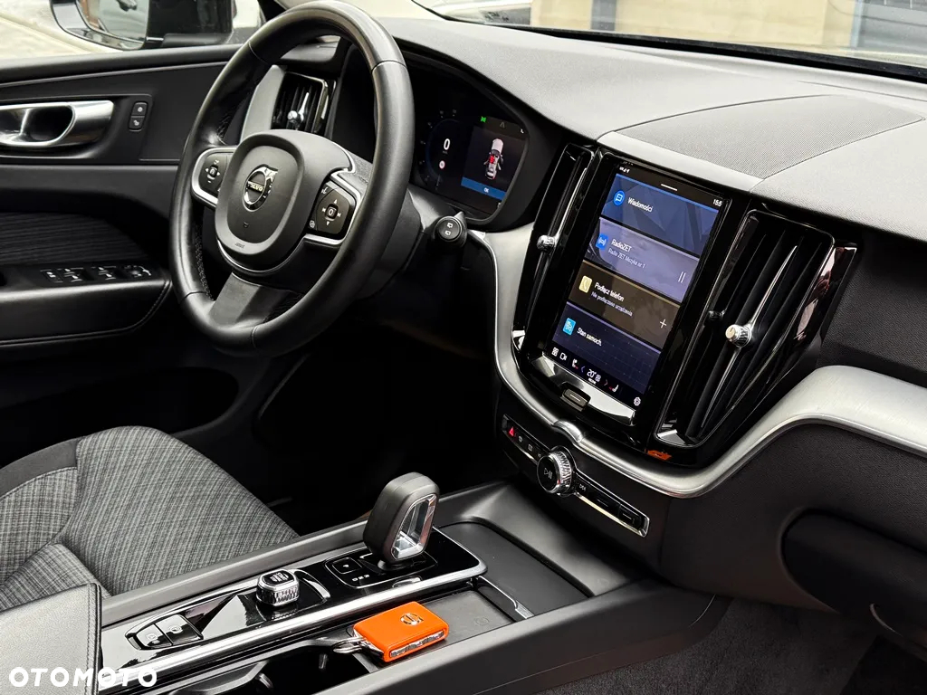 Volvo XC 60 B4 D Geartronic Momentum Pro - 34