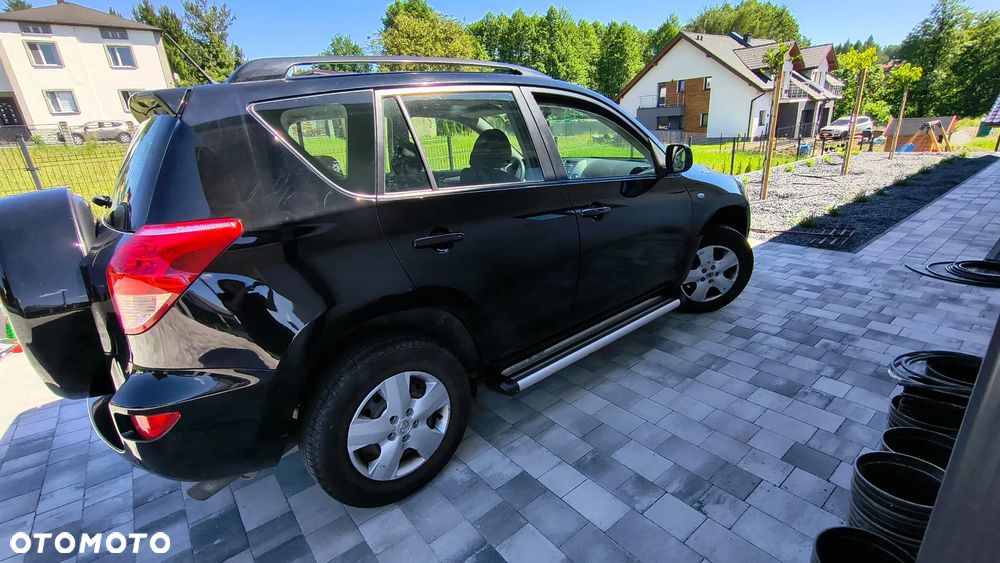 Toyota RAV4 - 1