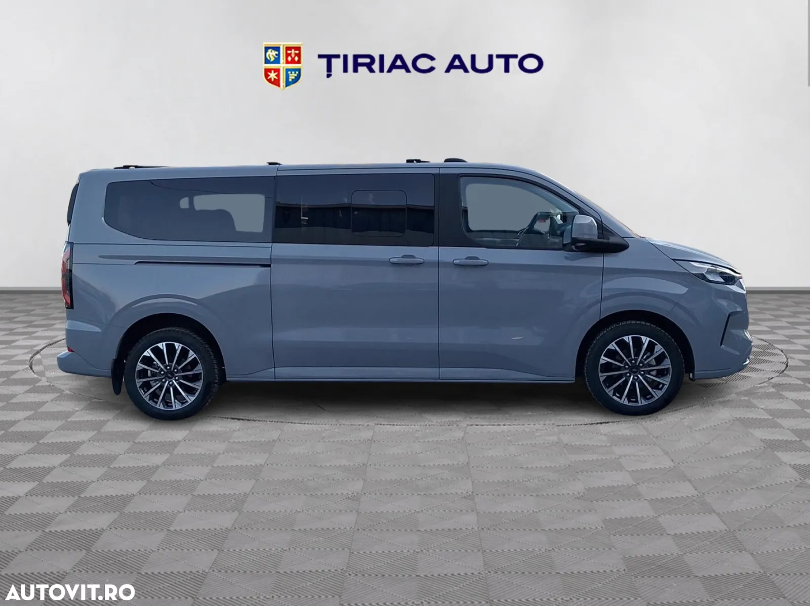 Ford Tourneo Custom Bus 320 2.0 EcoBlue 170 CP L2H1 Titanium X Aut. - 10