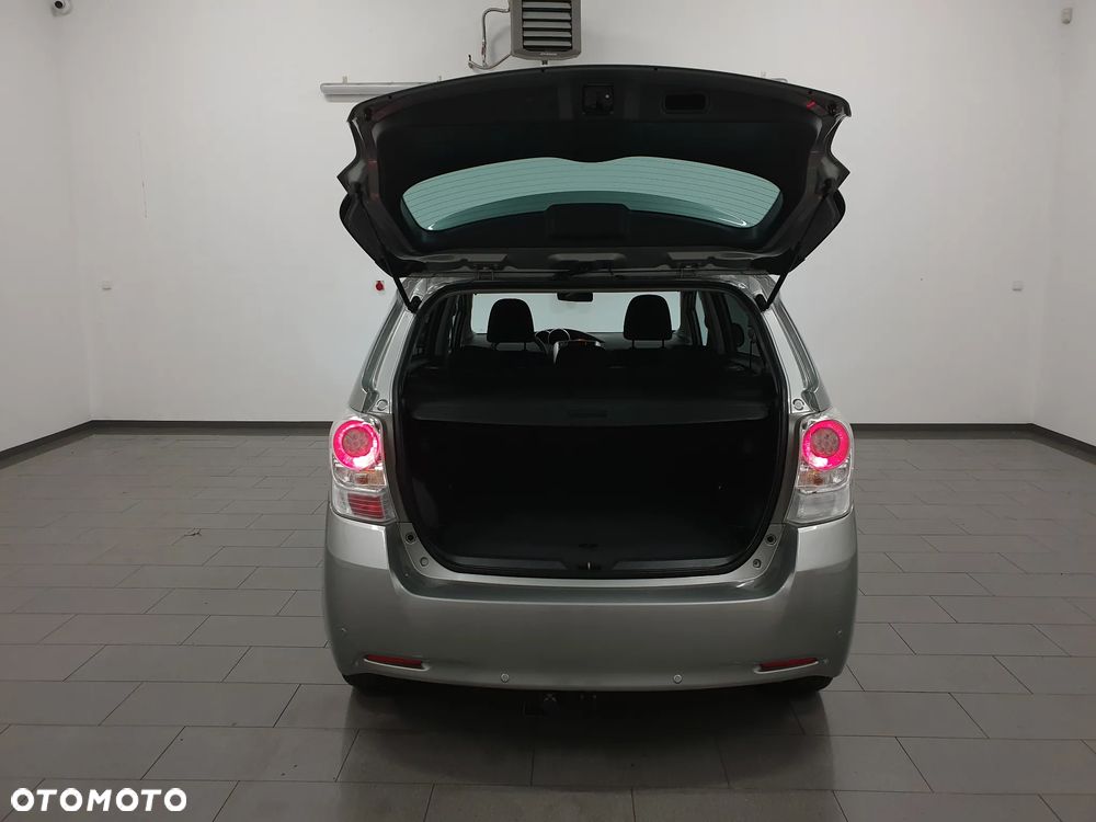 Toyota Verso 2.0 D-4D Premium - 5