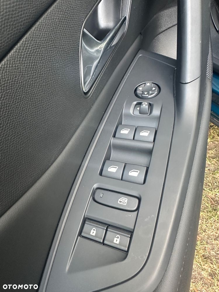 Peugeot 408 - 24
