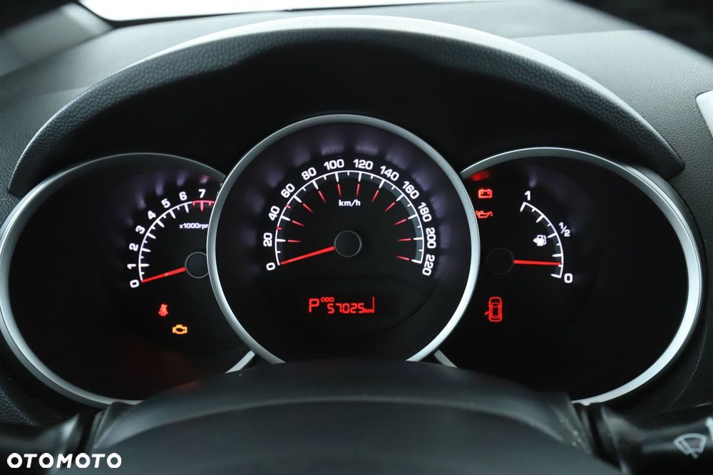 Kia Venga - 15