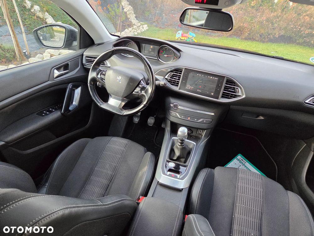 Peugeot 308 BlueHDi FAP 130 Stop & Start Allure Pack - 9