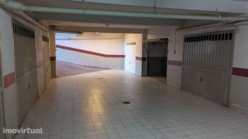 Garagem box para arrendamento - Grande imagem: 4/12