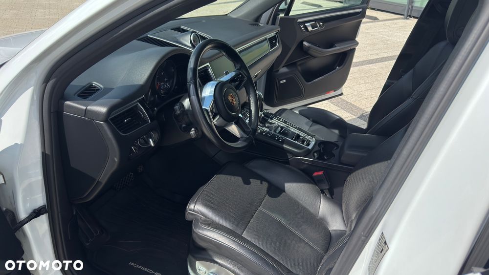 Porsche Macan Standard - 11