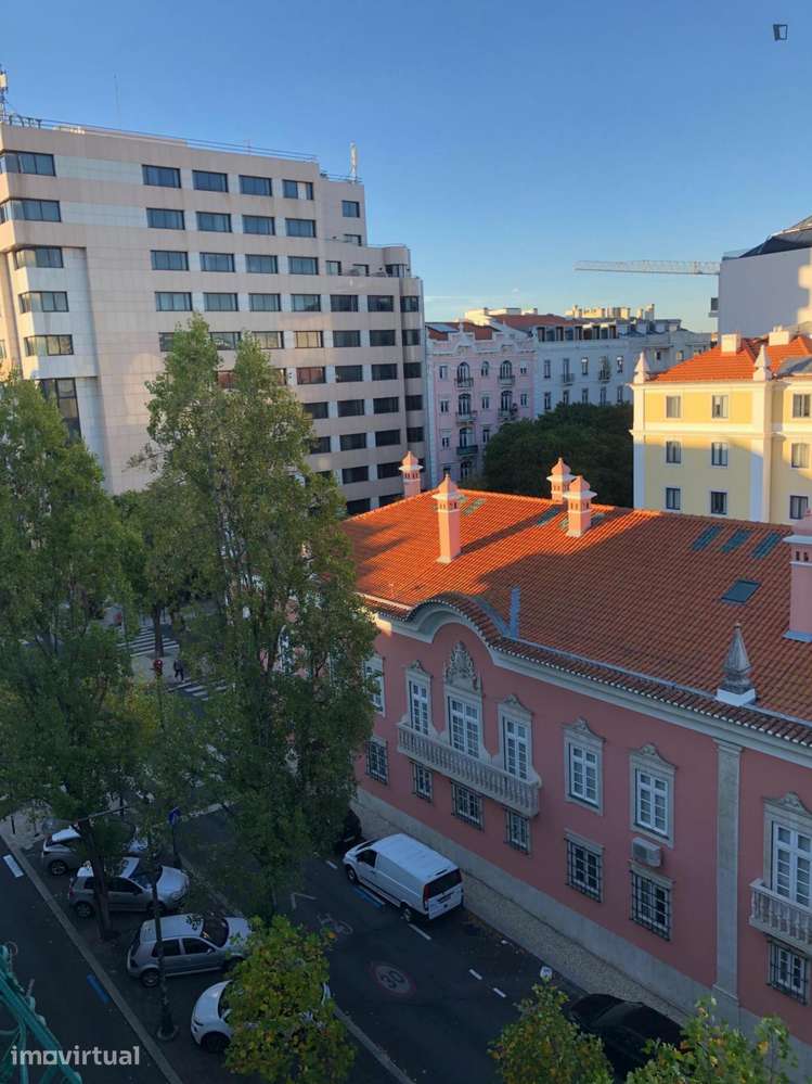 Quarto - localizado em São Sebastião Lisbon - Grande imagem: 4/13