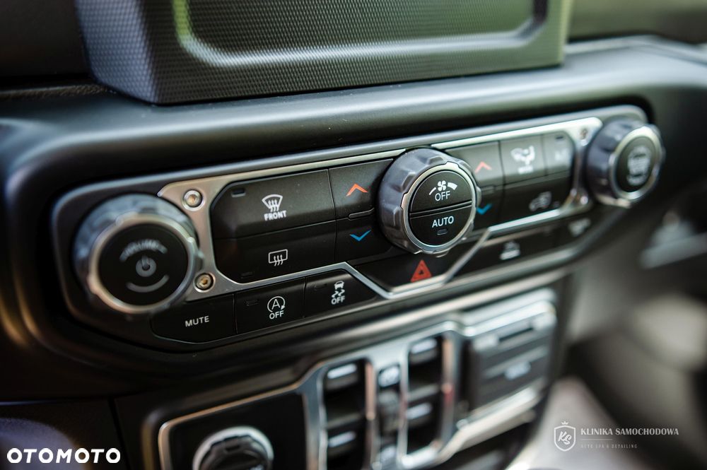 Jeep Wrangler - 22