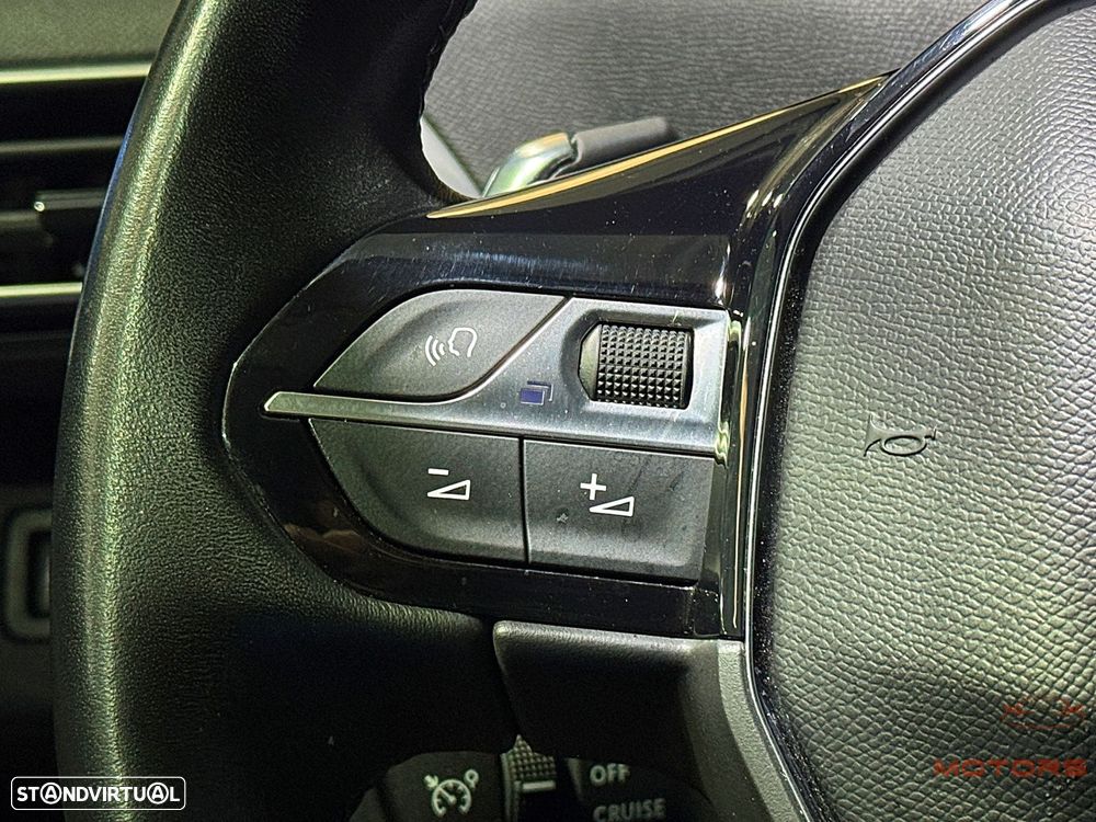 Peugeot 3008 1.2 PureTech Allure Pack EAT8 - 24