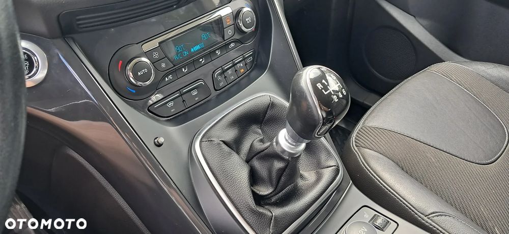 Ford Kuga 2.0 TDCi 4x4 Titanium - 23