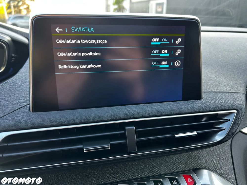 Peugeot 3008 1.6 PureTech HYbrid4 GT Line S&S EAT8 - 26