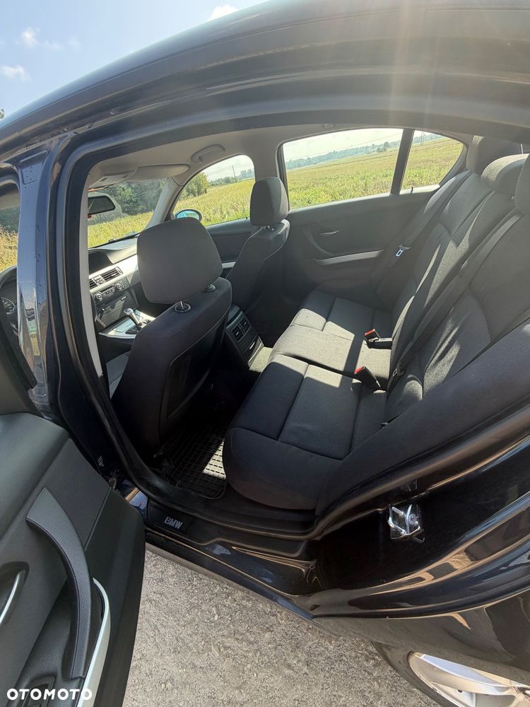 BMW Seria 3 320i - 7