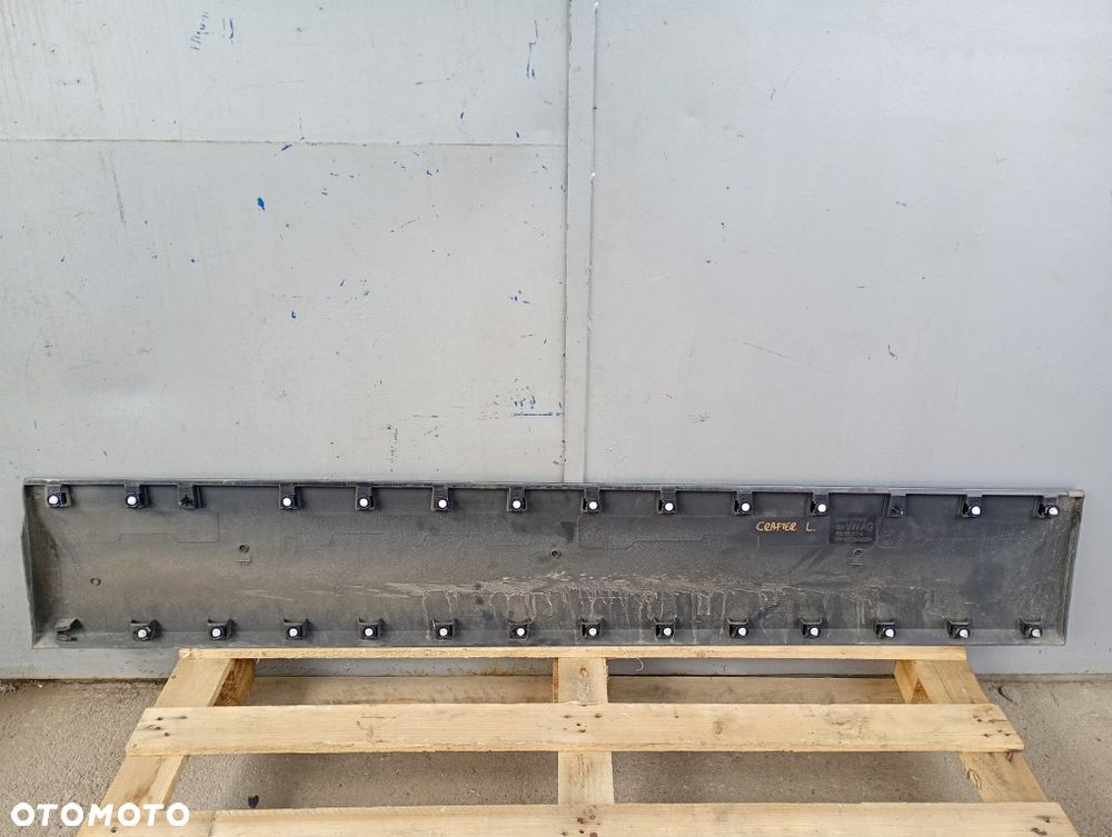 listwa boczna lewa vw crafter II man tge 2023r 7C0853517A - 7