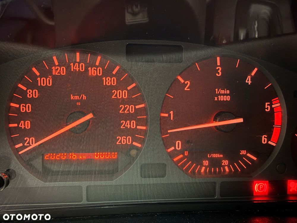 BMW Seria 3 - 21