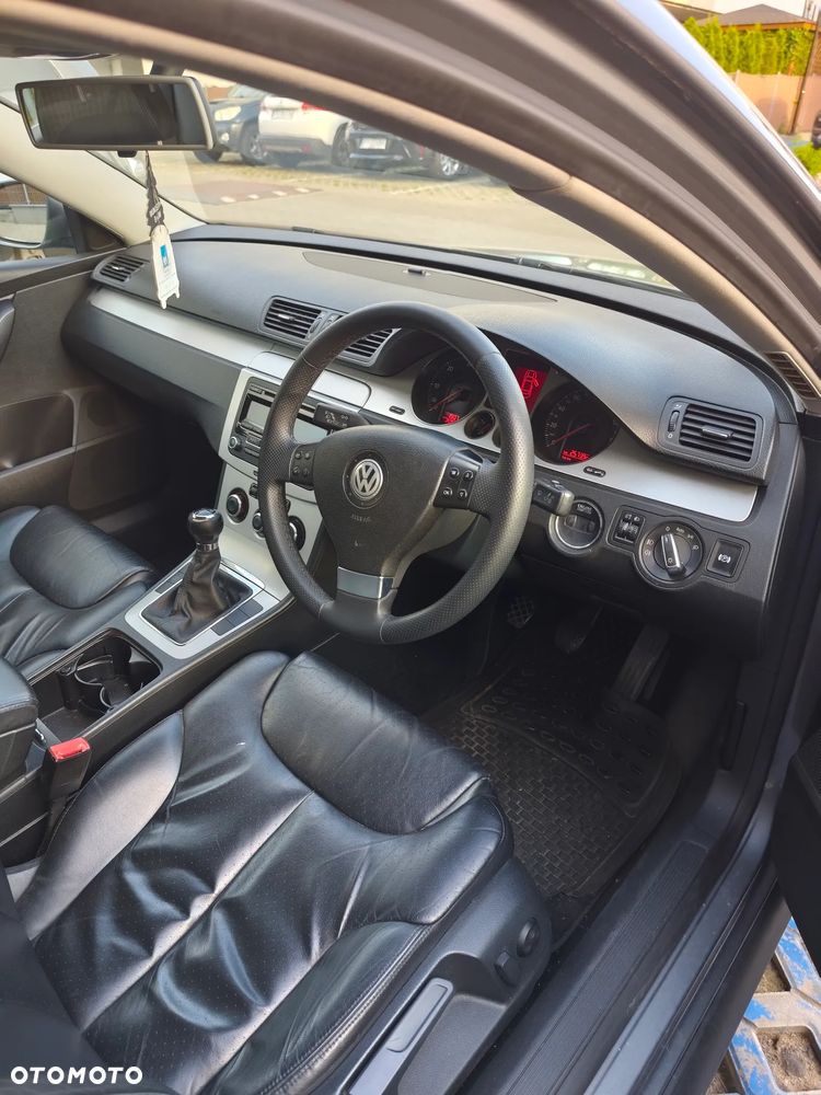 Volkswagen Passat - 3