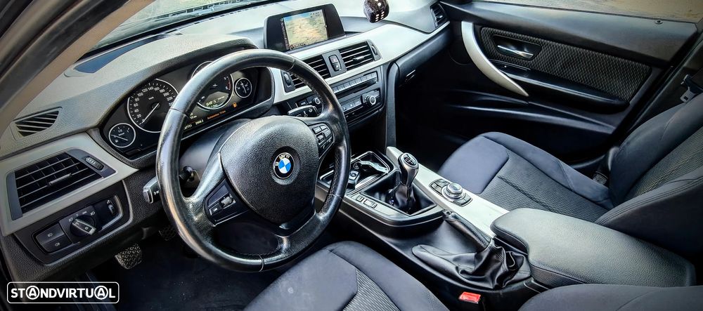 BMW 320 d Pack M - 17