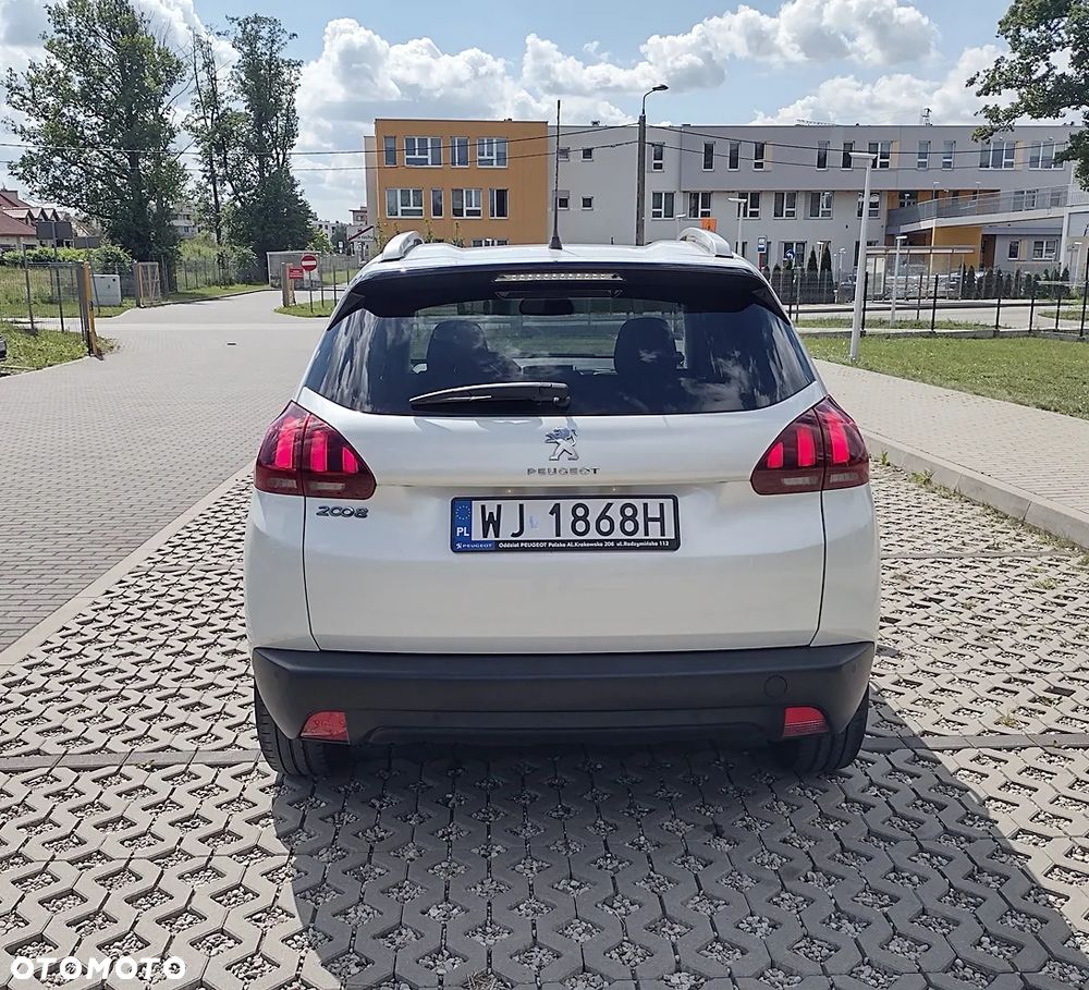 Peugeot 2008 1.2 Pure Tech GPF Style S&S - 6