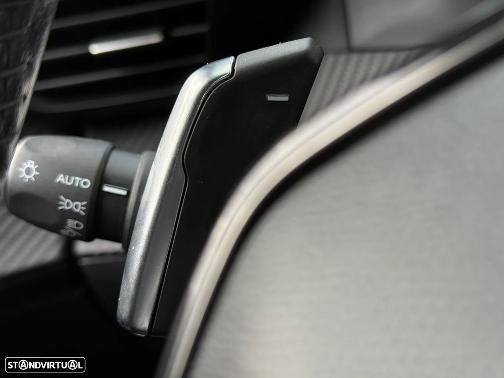 Peugeot 2008 1.2 PureTech Allure EAT8 - 6