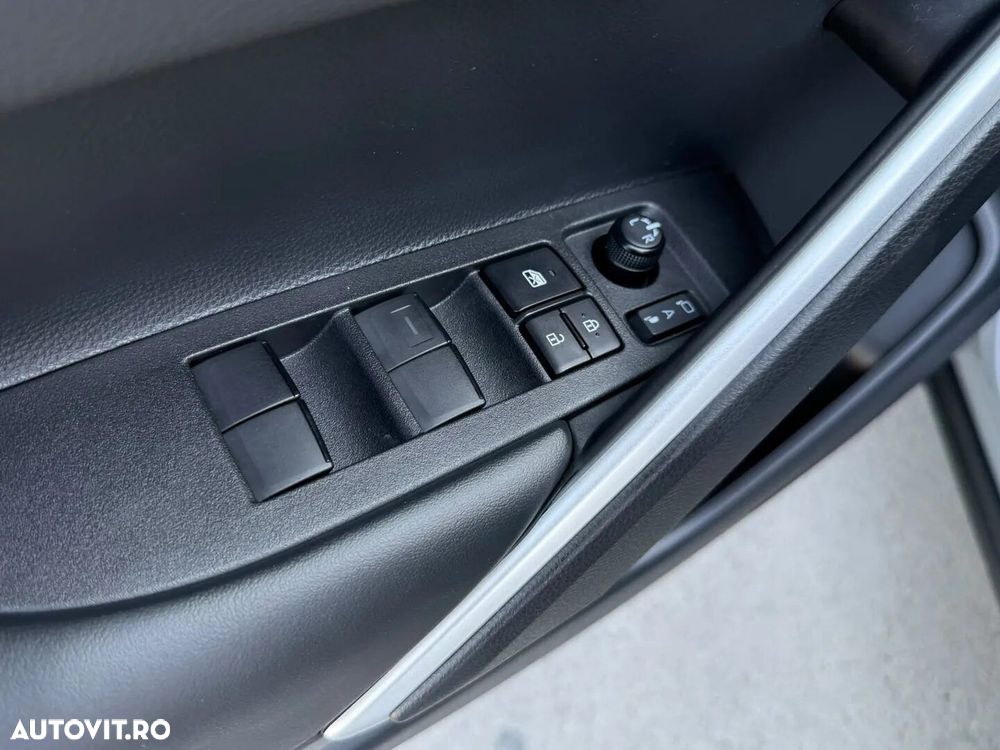 Toyota Corolla Cross - 28
