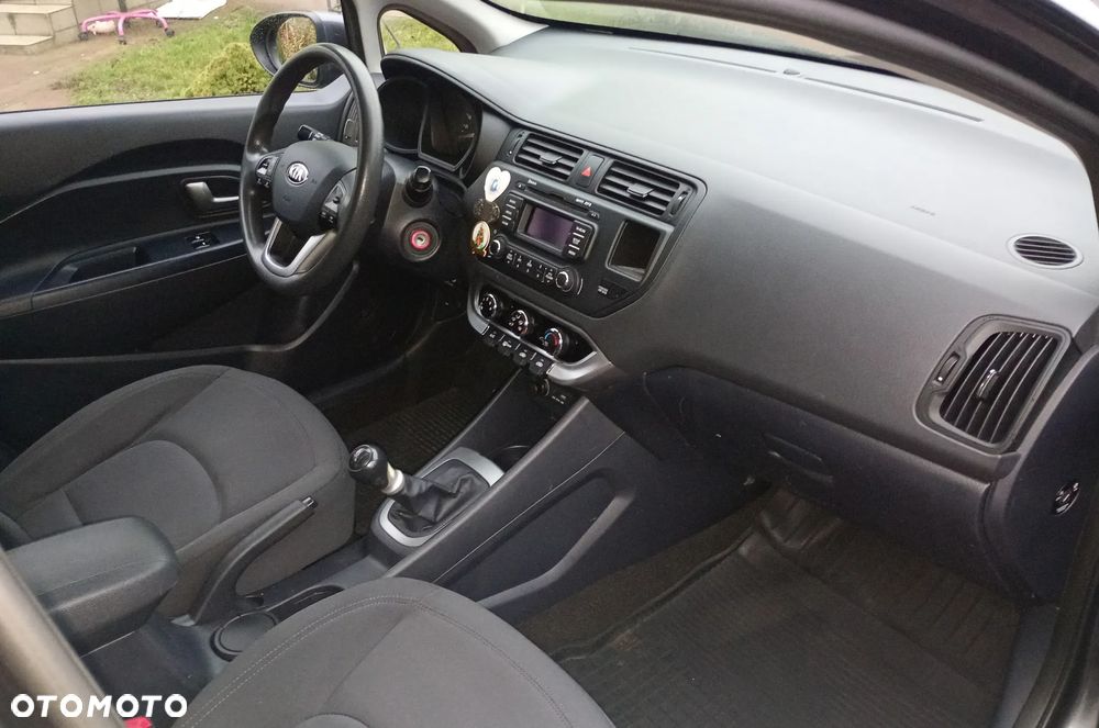 Kia Rio 1.2 L - 7
