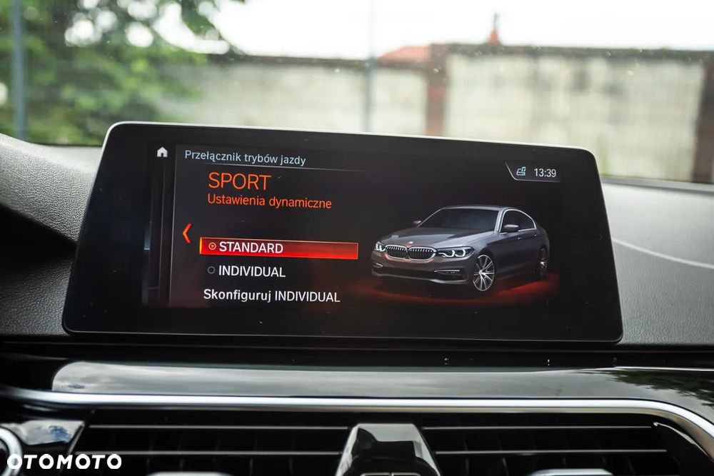 BMW Seria 5 520d Luxury Line - 35