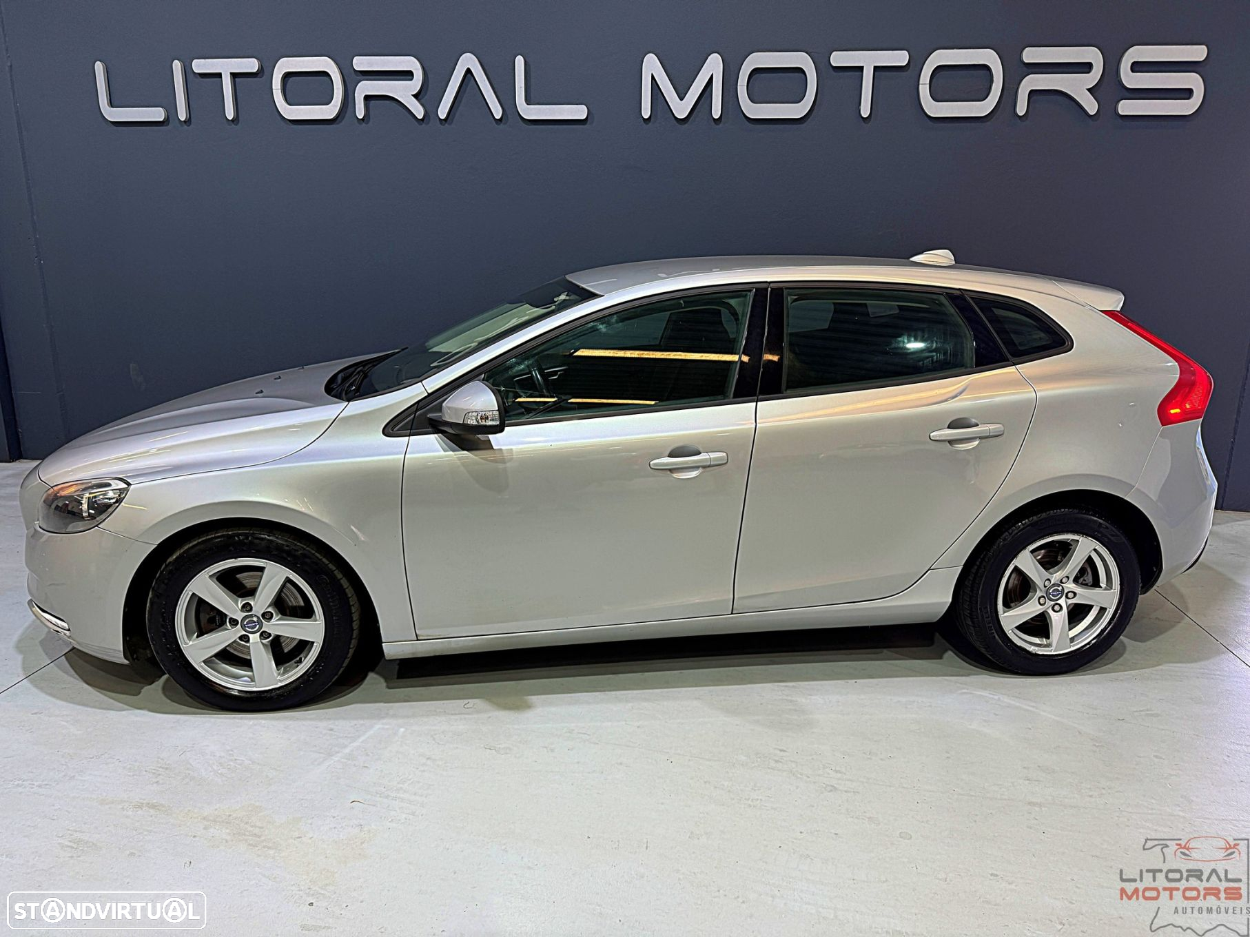 Volvo V40 1.6 D2 Momentum Powershift Eco - 6