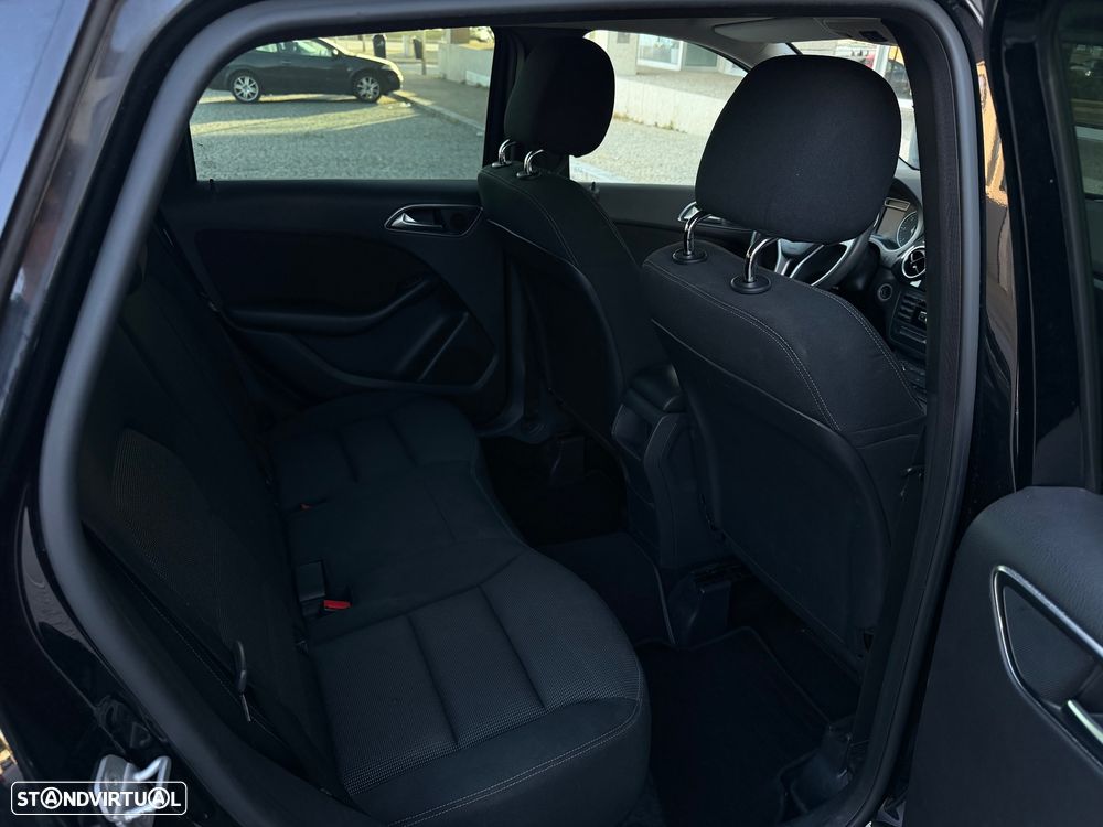 Mercedes-Benz B 180 CDI (BlueEFFICIENCY) - 12