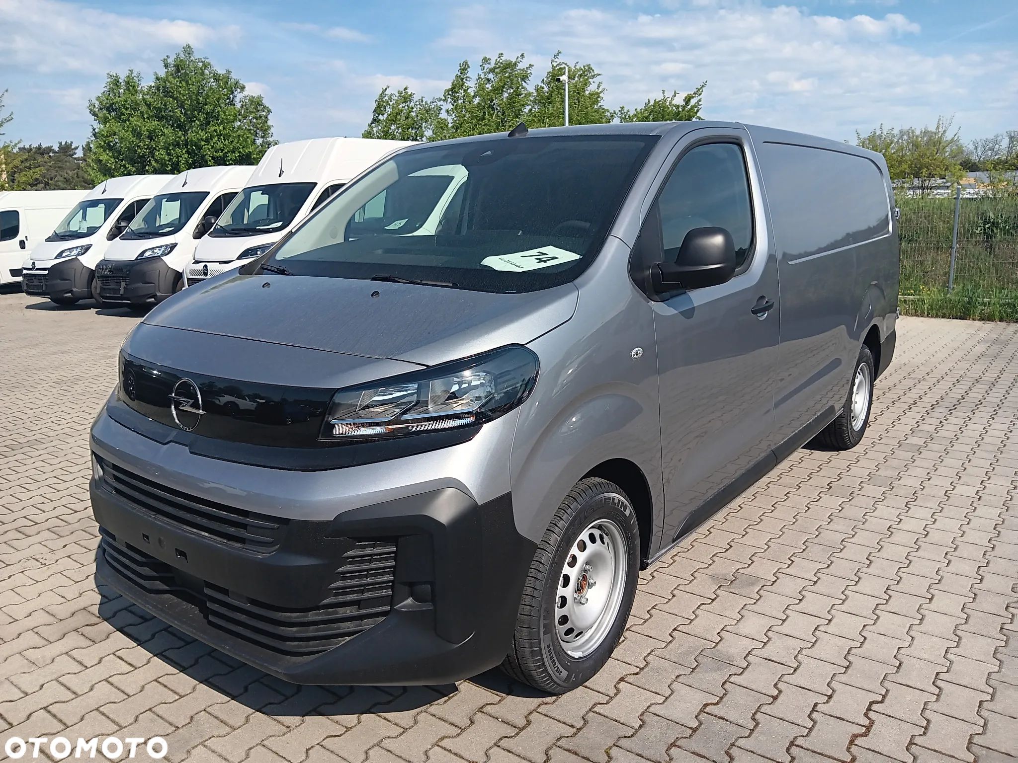 Opel Vivaro Furgon Extra Long - 1