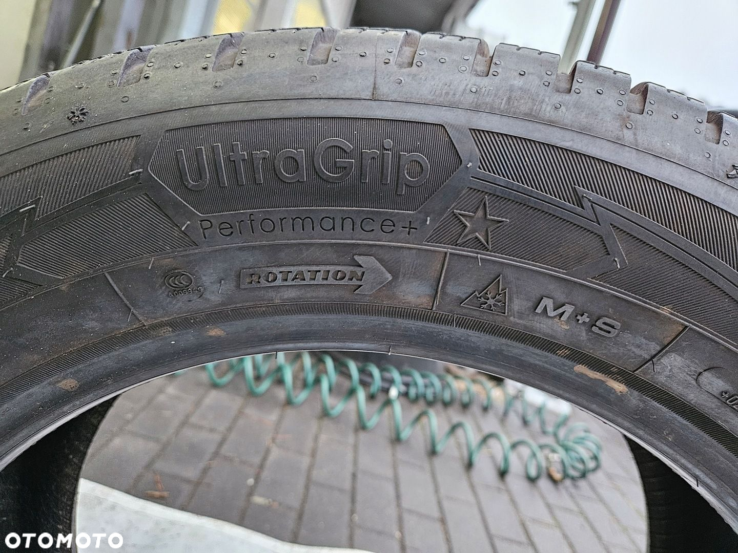225/55/17 225/55r17 101h Goodyear ultragrip performance - 4