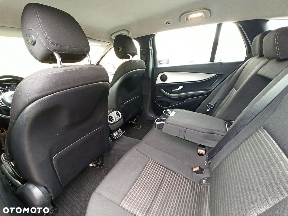 Mercedes-Benz Klasa E - 36