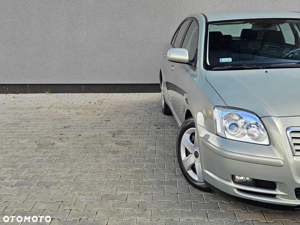 Toyota Avensis - 14