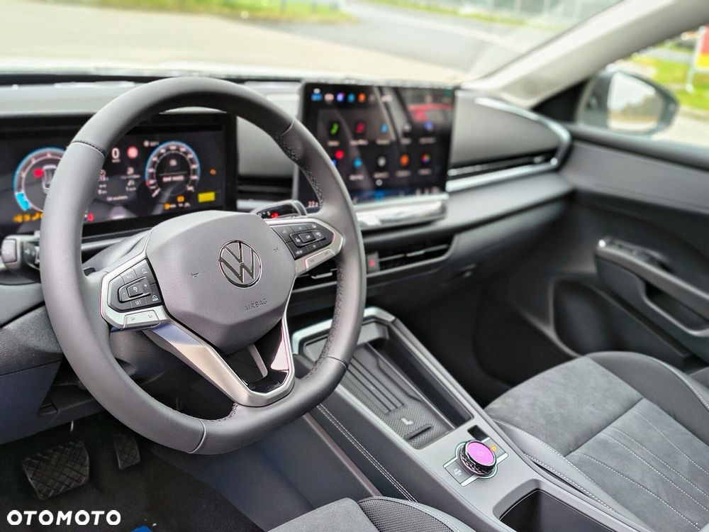 Volkswagen T-Roc - 11