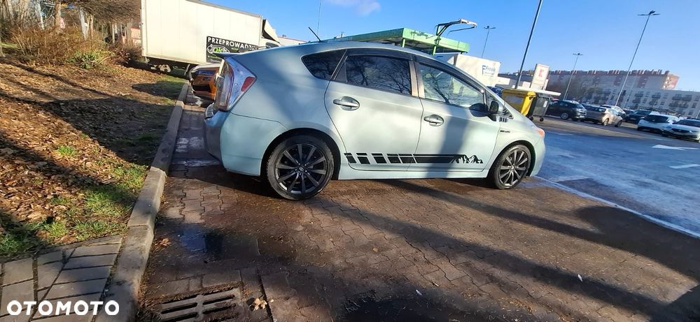 Toyota Prius 1.8 HSD Premium - 6