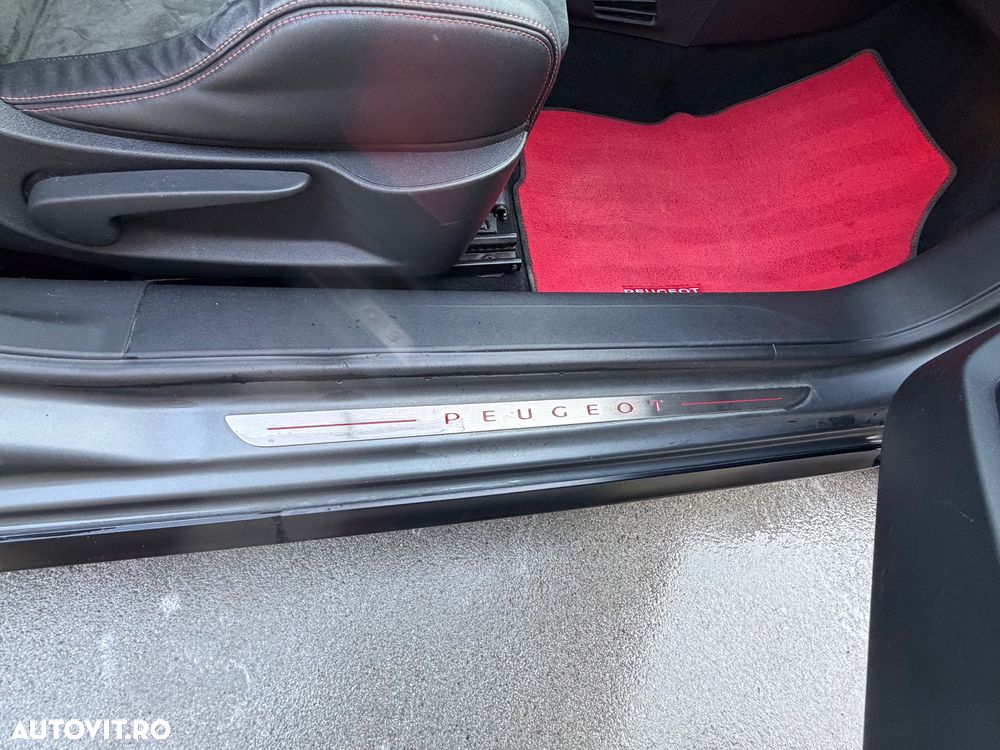 Peugeot 208 GTI 1.6 L THP - 15