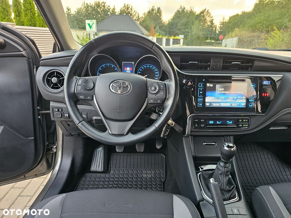 Toyota Auris 1.6 Premium - 15