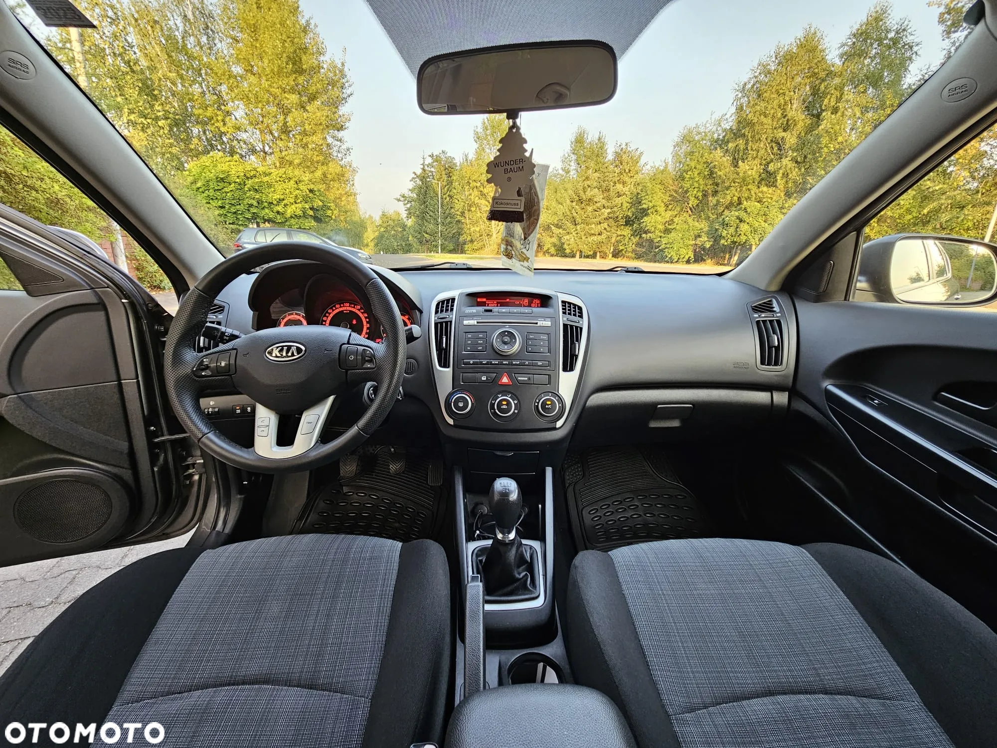 Kia Ceed 1.4 CVVT SW Dream-Team Edition - 31