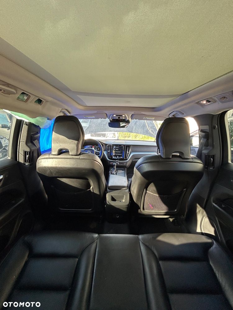 Volvo XC 60 T5 AWD Geartronic Momentum - 27
