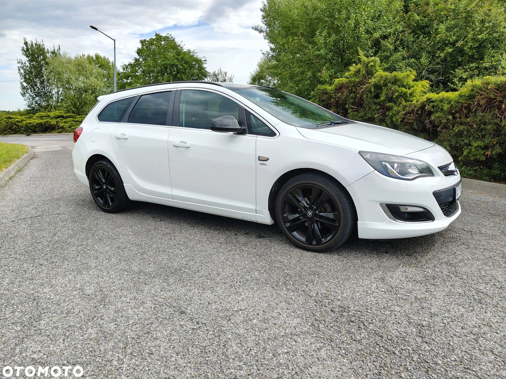 Opel Astra IV 1.4 T Active - 1