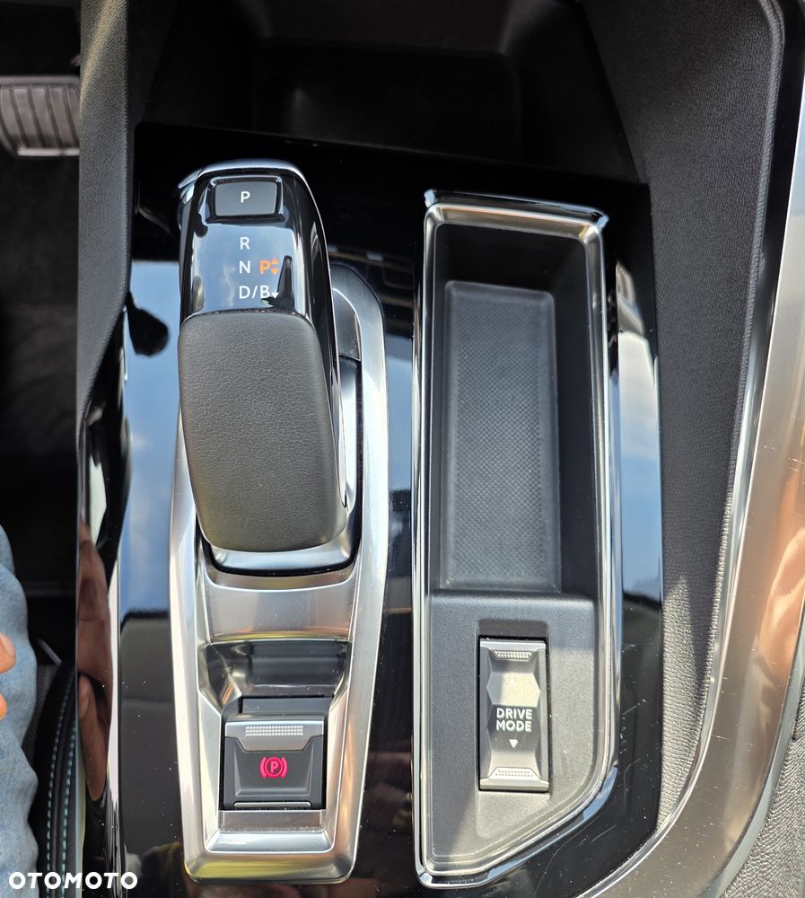 Peugeot 3008 1.6 PureTech Hybrid PHEV Active Pack S&S EAT8 - 28