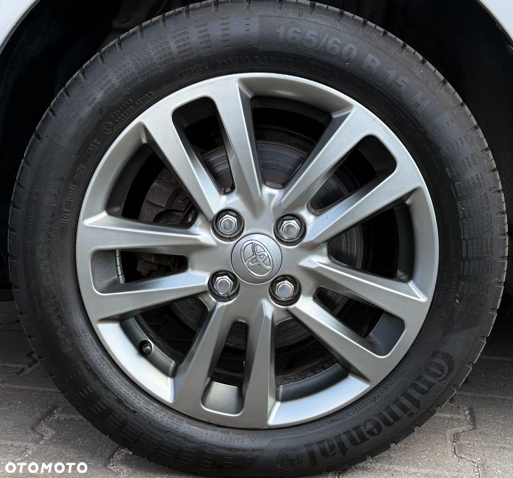 Toyota Yaris 1.33 Prestige - 29