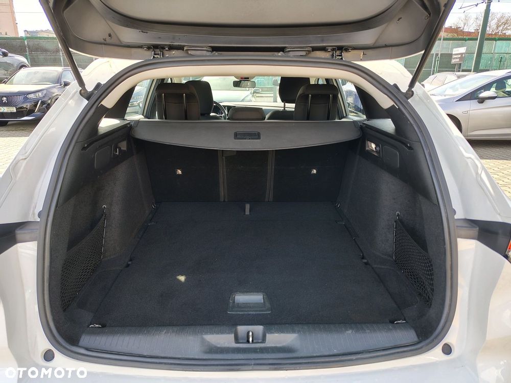 Opel Astra 1.2 T Edition S&S - 10
