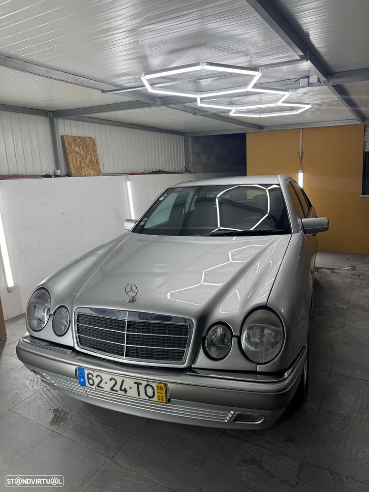 Mercedes-Benz E 250 TD Classic - 3