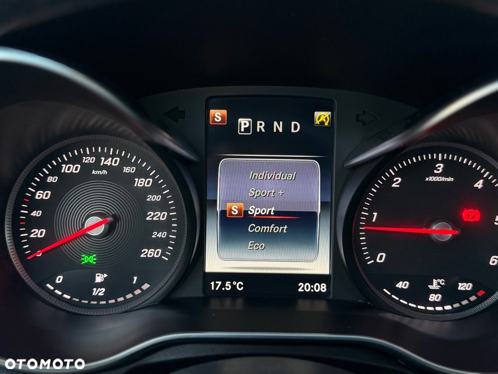 Mercedes-Benz Klasa C 250 d 4Matic 9G-TRONIC AMG Line - 39