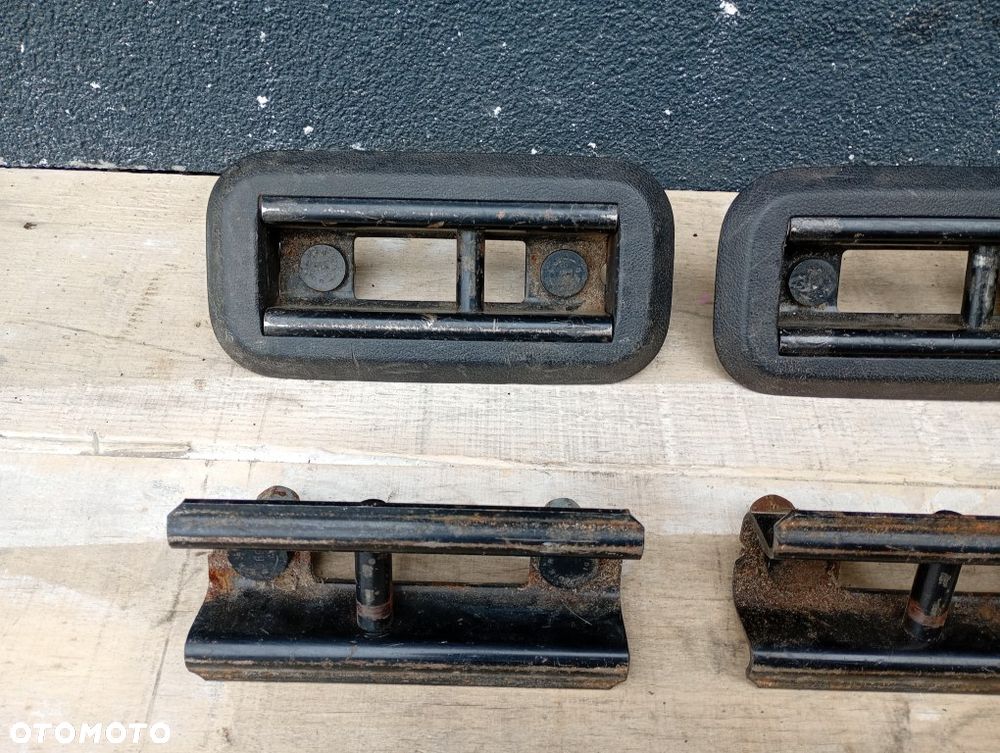 uchwyt mocowanie fotela kanapy tył vw caravelle transporter t5 7H0883873F - 2
