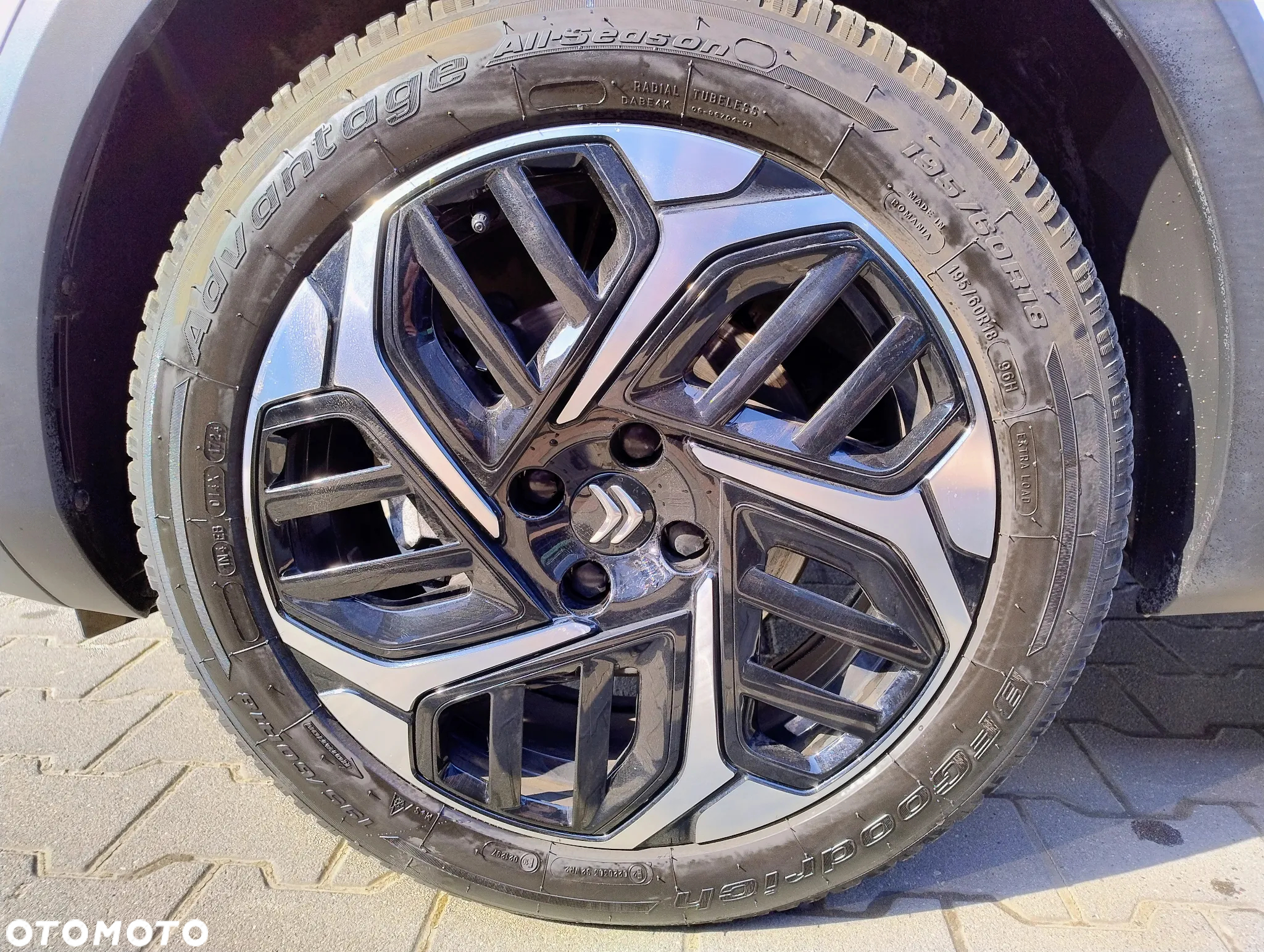Citroën C4 1.2 PureTech Max S&S EAT8 - 10