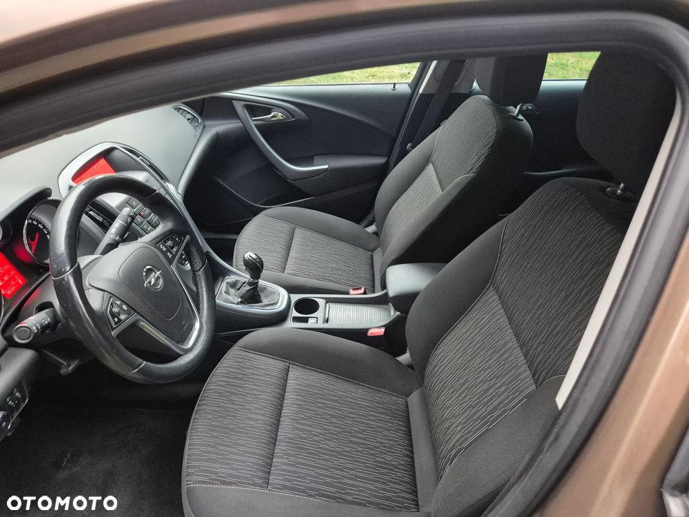 Opel Astra 1.4 Turbo Design Edition - 11