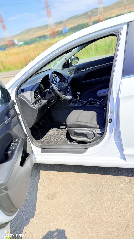 Hyundai Elantra 1.6 MPi Highway - 14