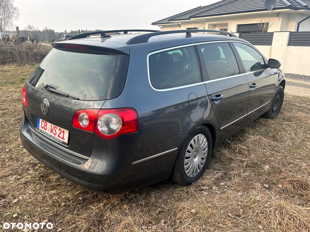 Volkswagen Passat 1.8 TSI Trendline - 5