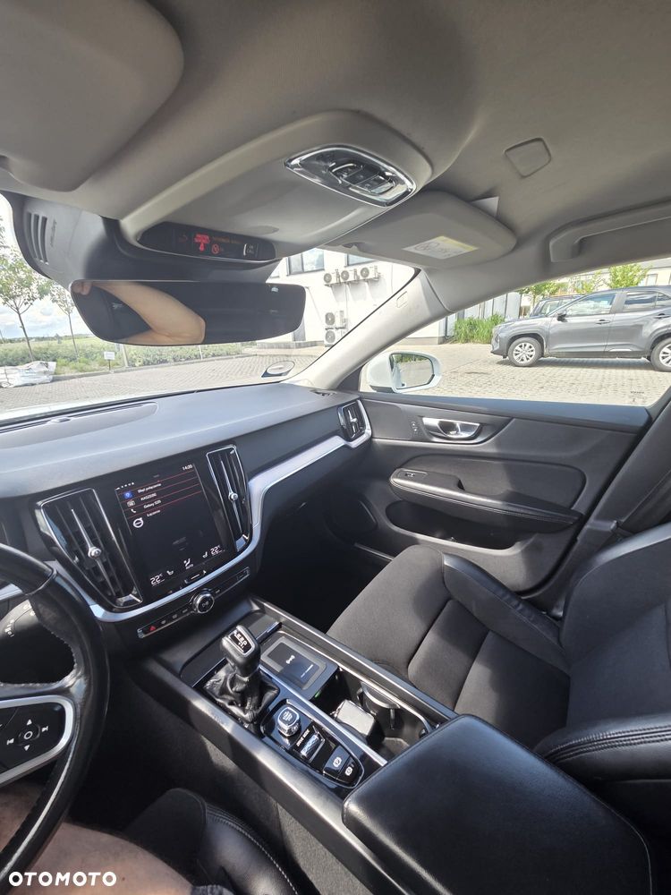 Volvo V60 D4 Geartronic Momentum - 29
